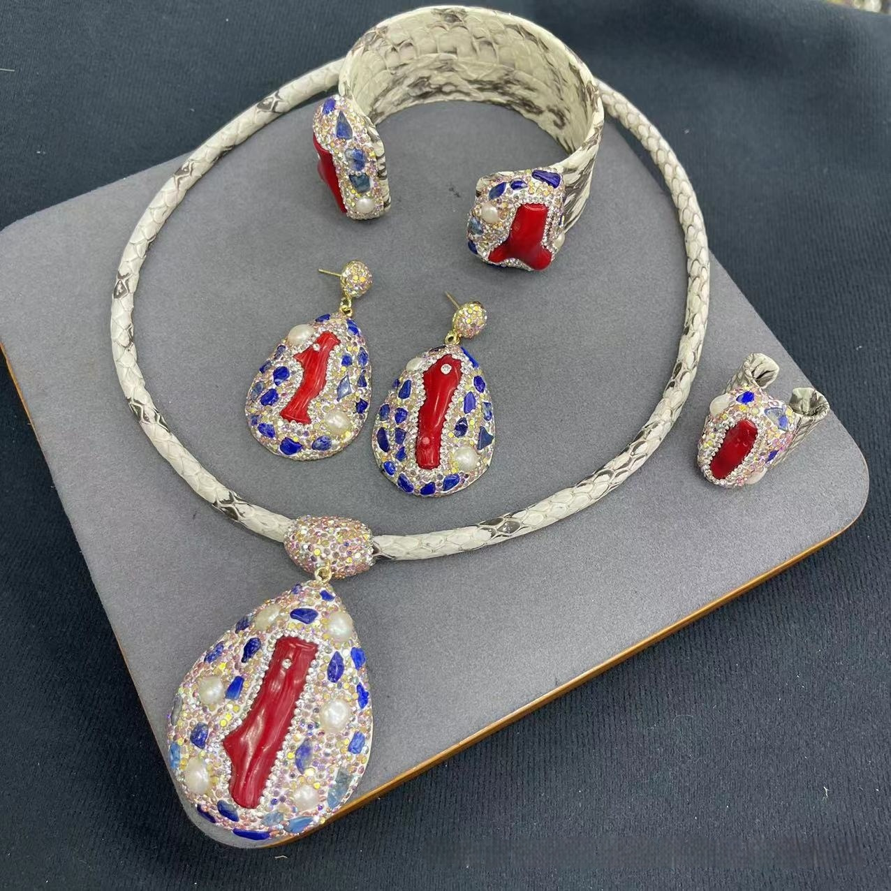 New Genuine Leather Snakeskin Sea Bamboo Inlaid Pearl Autumn And Winter Four-piece Jewelry Set - Image 5